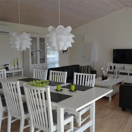 Three-bedroom Holiday In