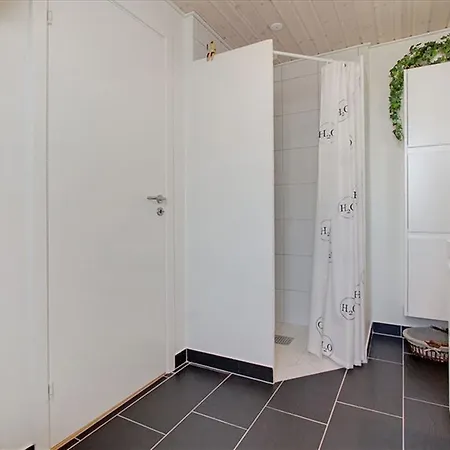 Three-bedroom Holiday In Holiday home